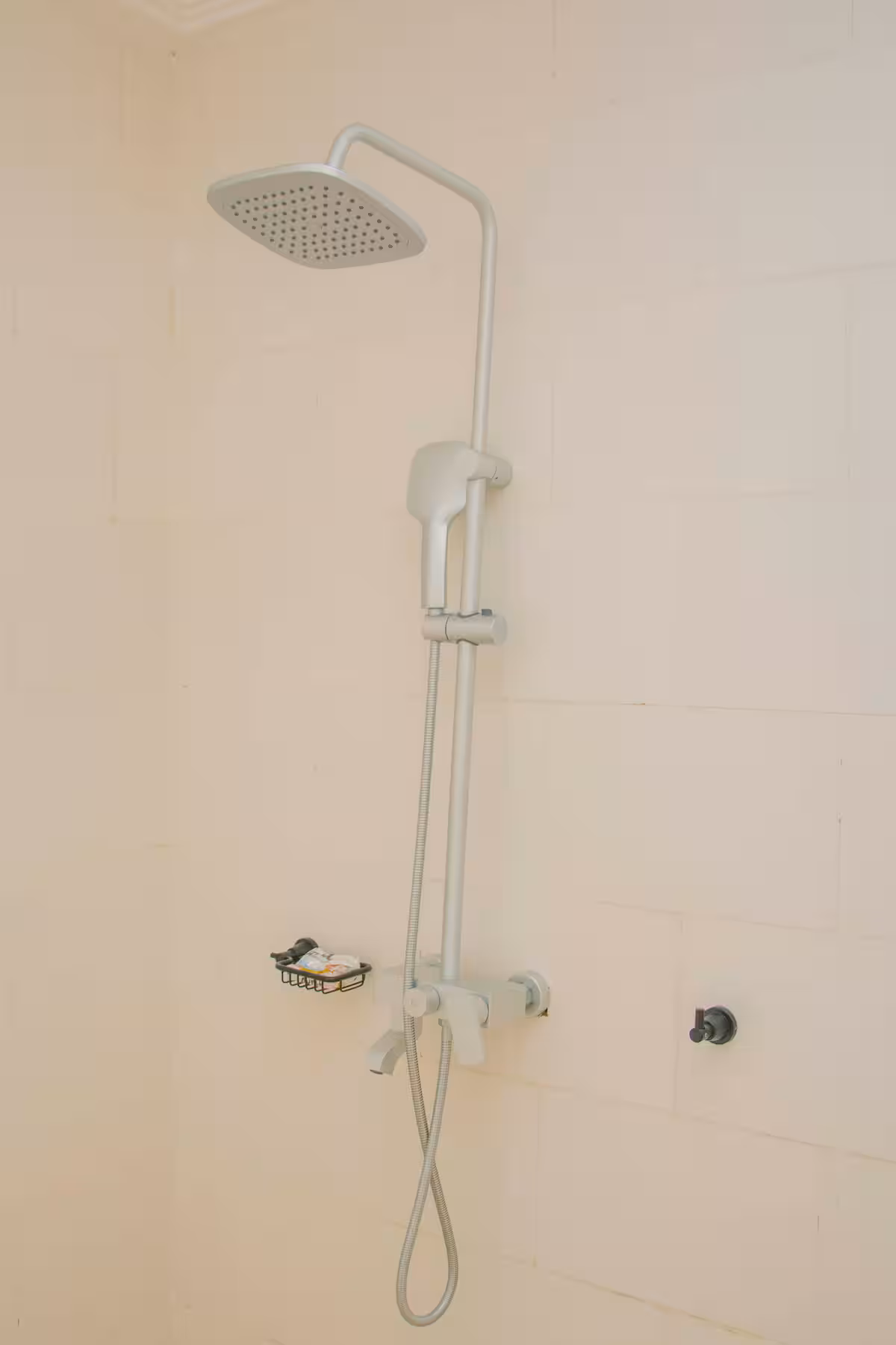 Full bathroom 3
