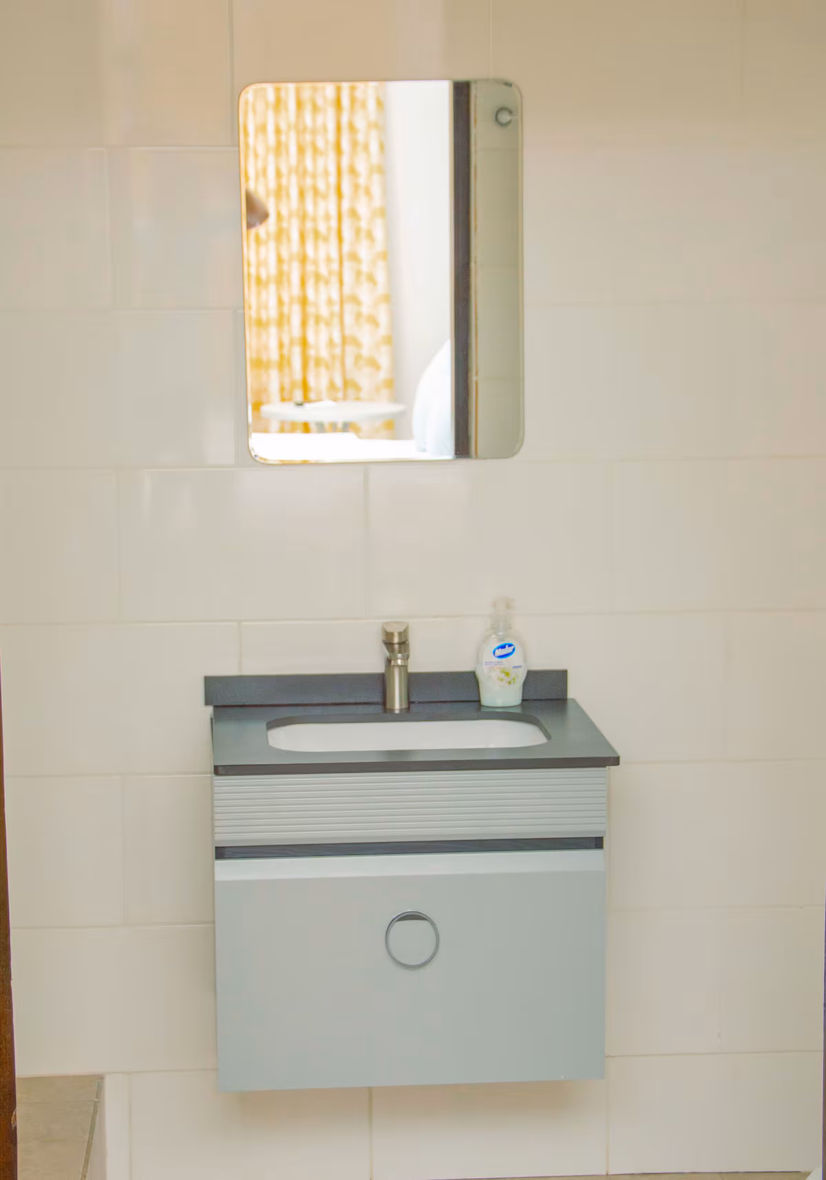 Full bathroom 13